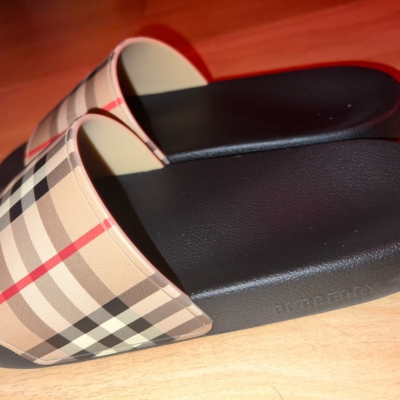 Burberry slides - Picture 4 of 4